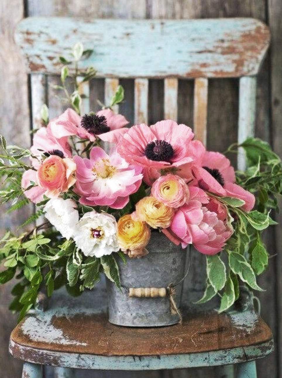 <div class='list-title'>Romantischer Strauß</div><div class='list-plustitle'>Gobelin Stickbild - Stickpackung</div>