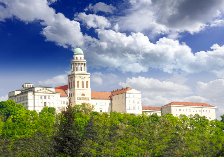 Pannonhalmi apátság